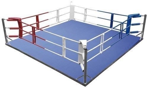 Traingin ring with floor